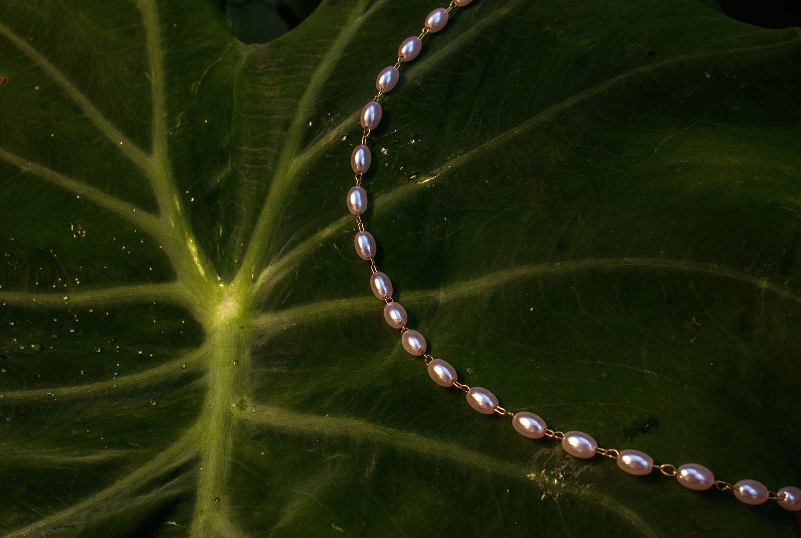 Synthetic pearl chain