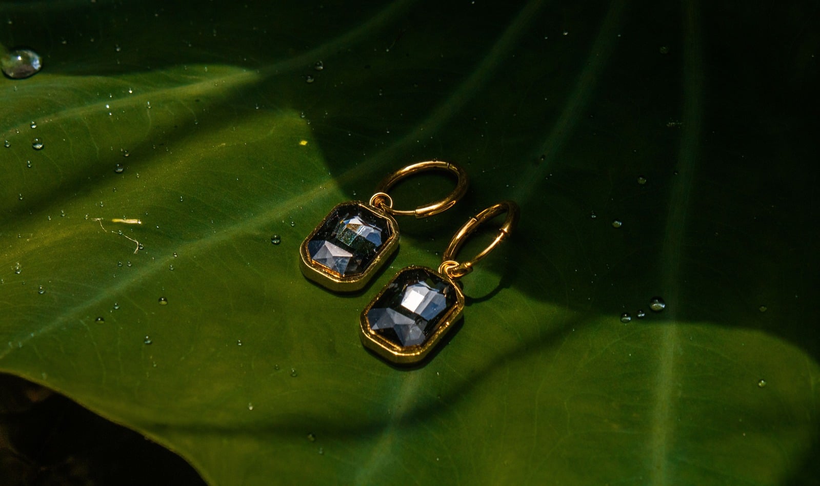 Crystal pendant earrings