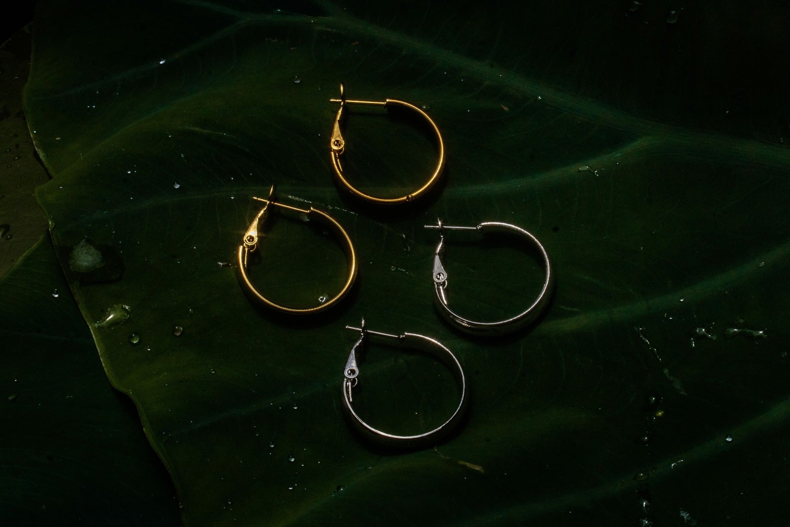 Small hoop earrings flat